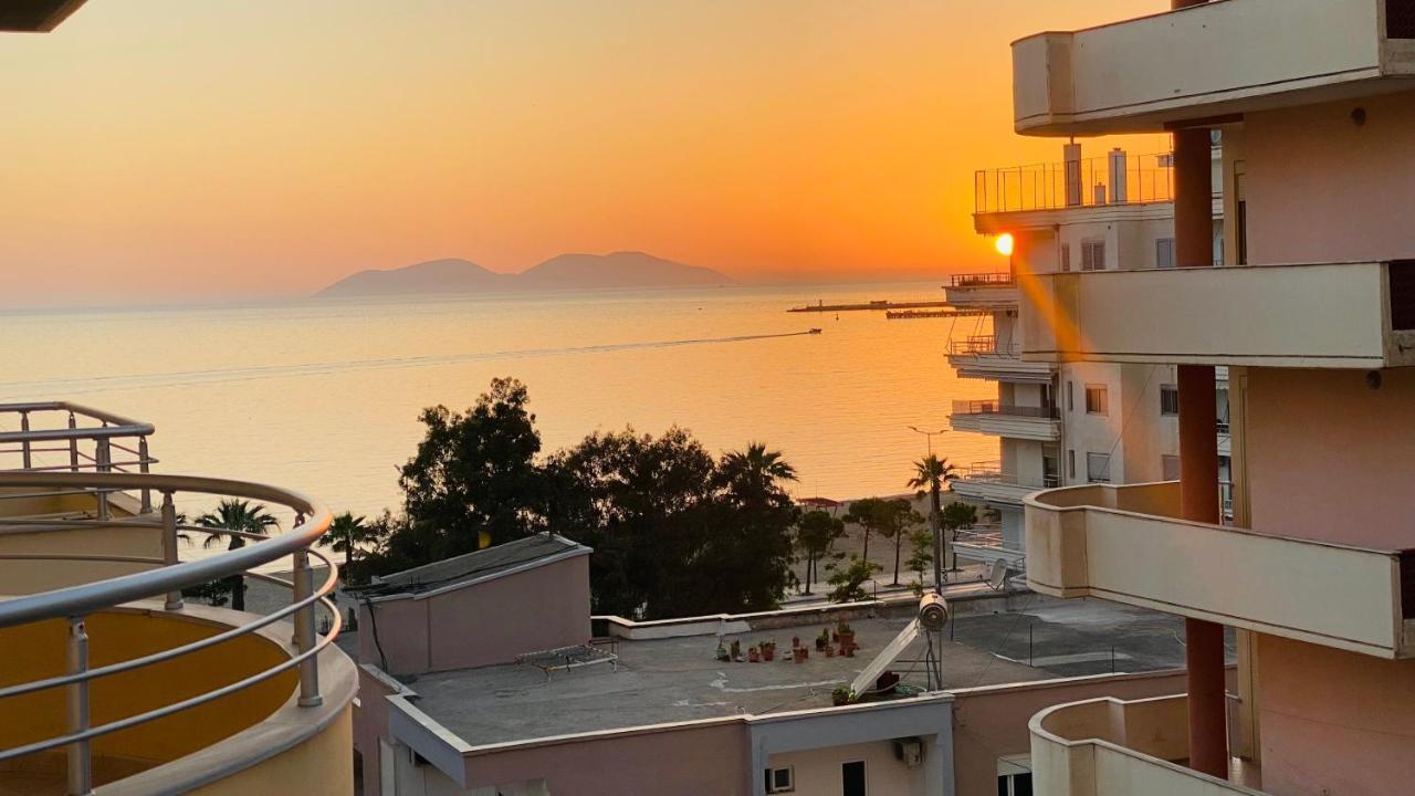 Da Vinci Apartment Вльора Екстер'єр фото
