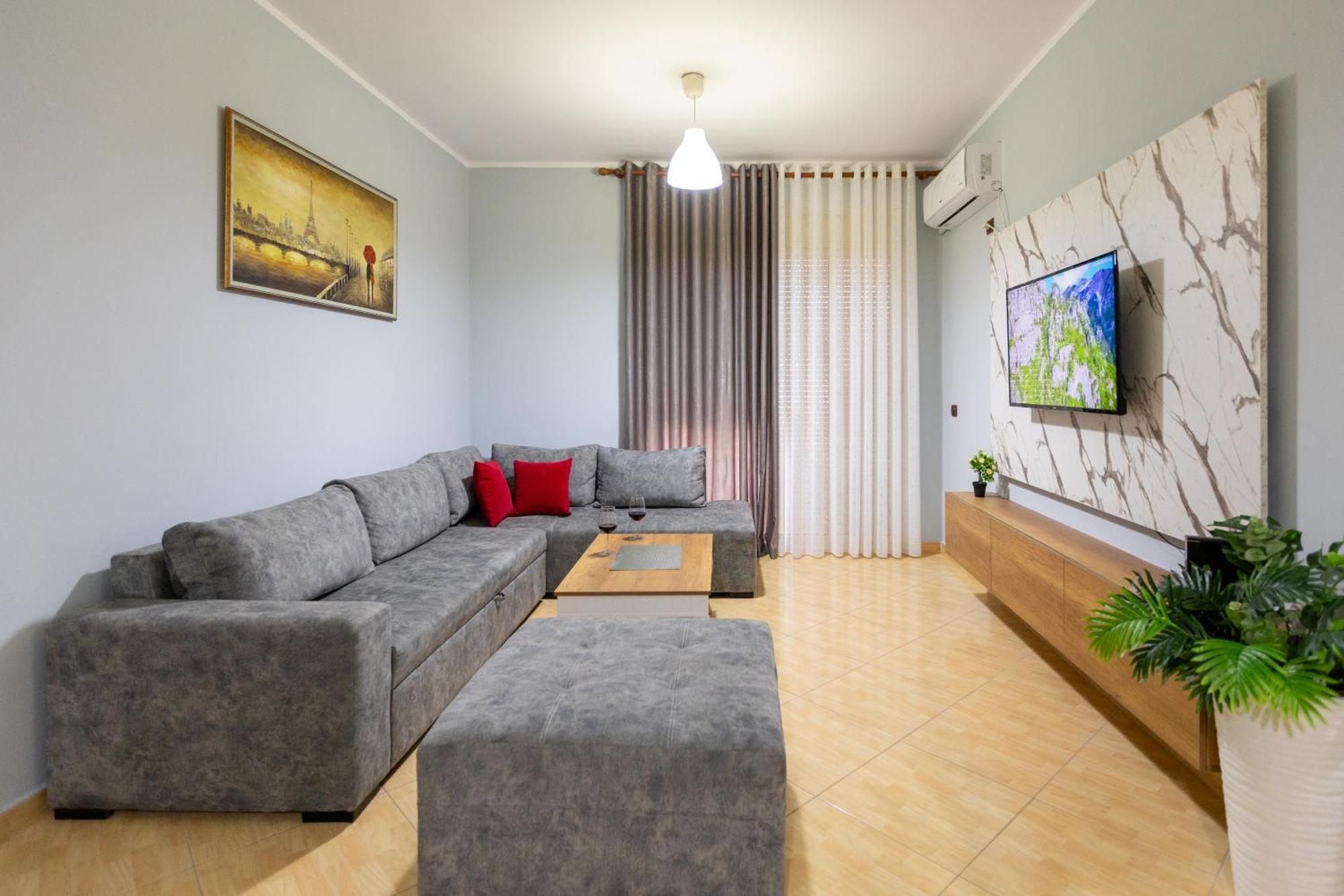 Da Vinci Apartment Вльора Екстер'єр фото