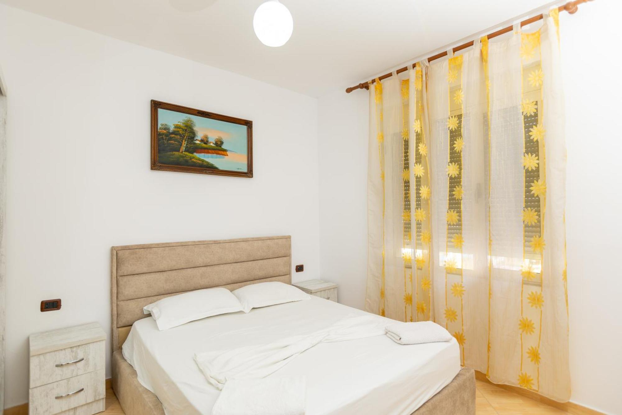 Da Vinci Apartment Вльора Екстер'єр фото