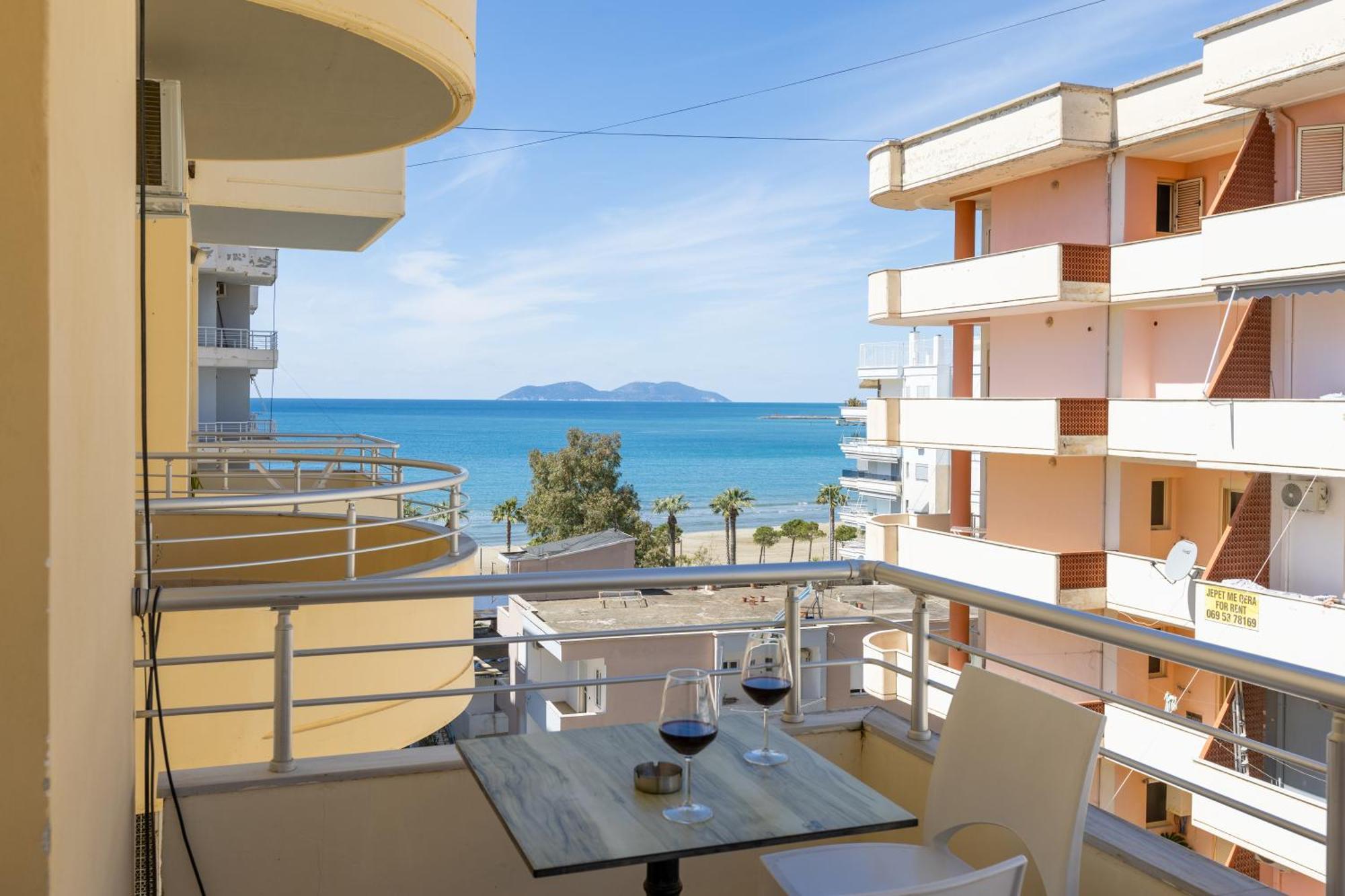 Da Vinci Apartment Вльора Екстер'єр фото